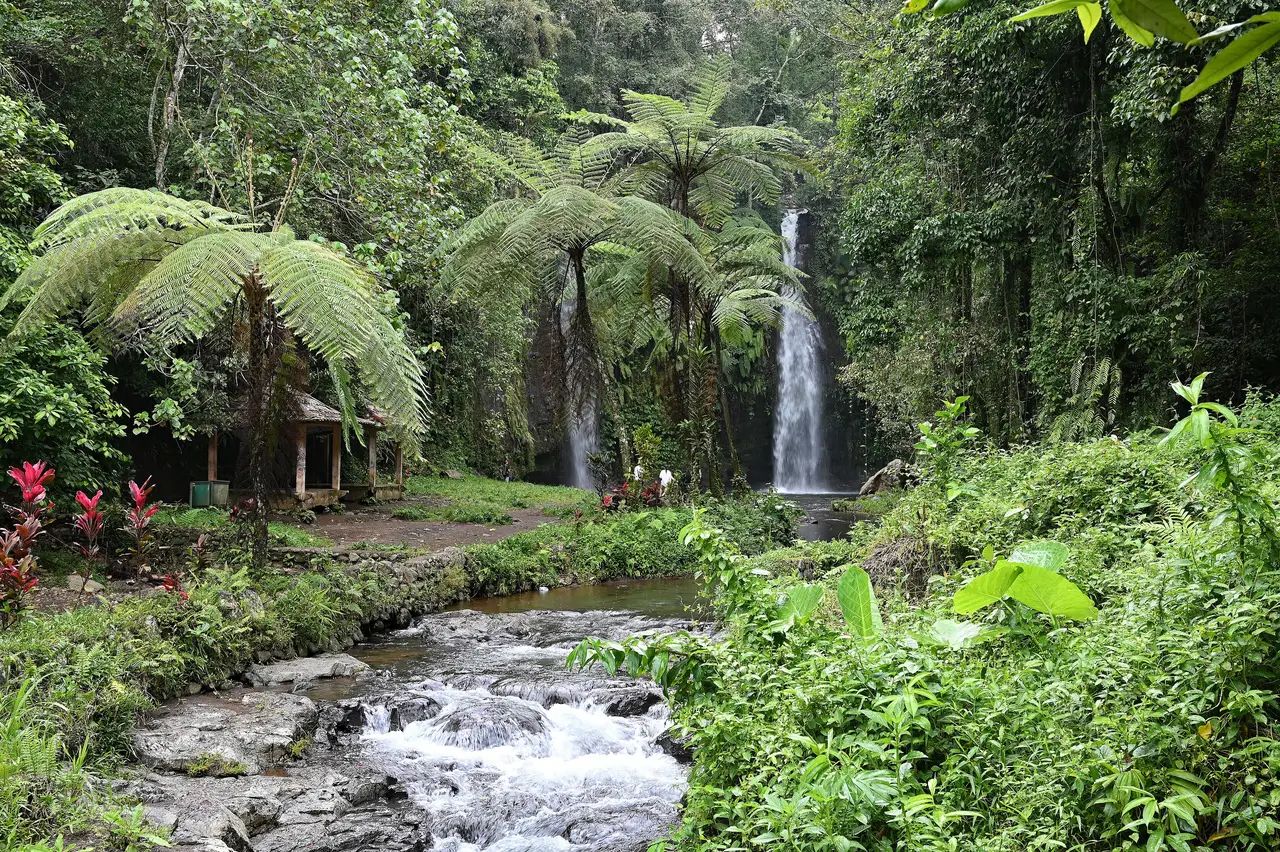 Benang Stokel falls